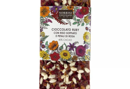 Ruby Chocolate with Puffed Rice & Rose Petals – boella e sorrisi